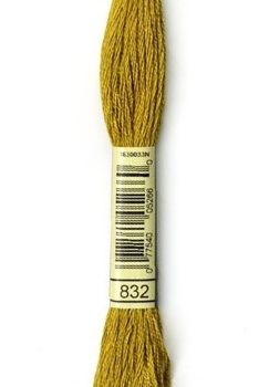 832