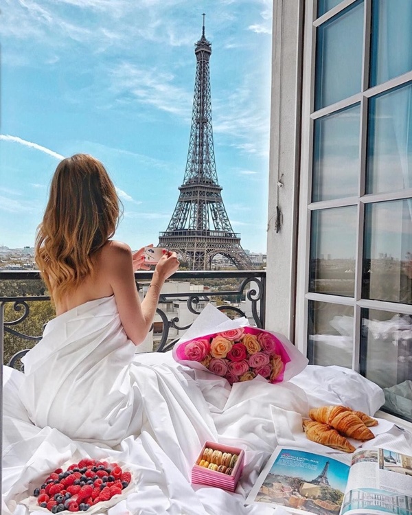 Утро в париже
