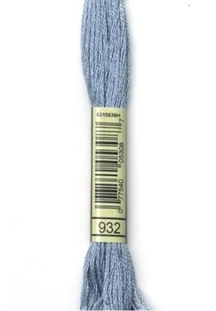 932